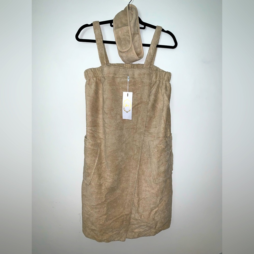 Women’s Towel Wrap w/ Straps & Headband
